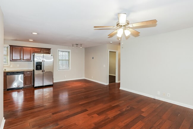 Photo - 107 Woodridge Dr