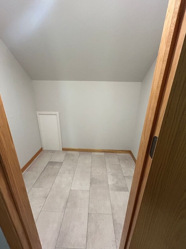 Photo - 836 5th Ave W