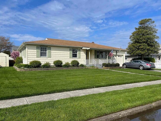 Building Photo - 208 20th St S Rental