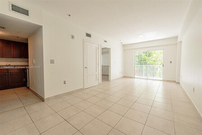 Photo - 2536 NW 24th St Apartment Unit 3H
