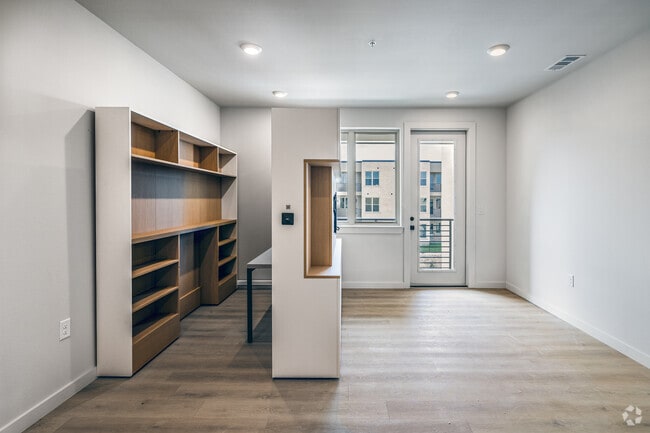 1BR, 1BA - 846SF - Sala de estar - Fort Worth Meadows Apartments