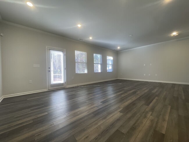 Photo - 5003 Fir Tree Ln