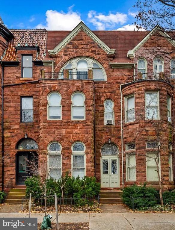 Building Photo - 1502 W Mt Royal Ave Unit 1