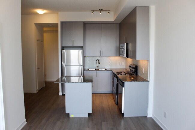 Photo - 85 Duke St W