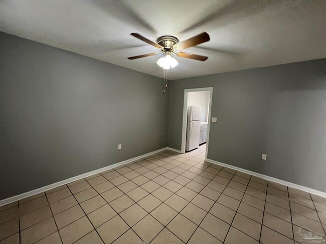 Photo - 103 Ellinor Ct