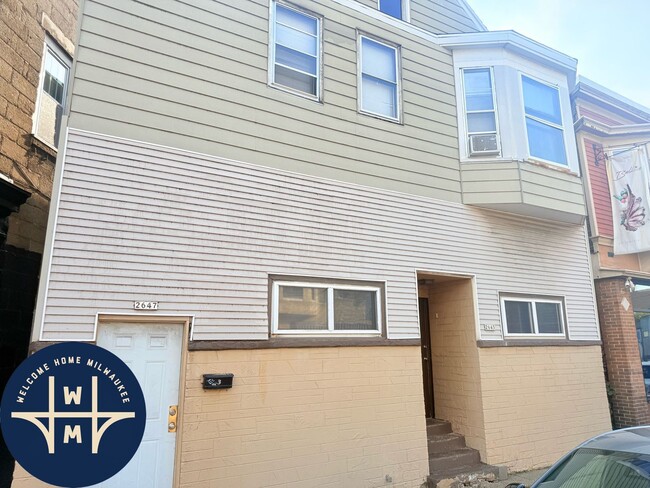 Building Photo - 2645 S Kinnickinnic Ave Unit 1