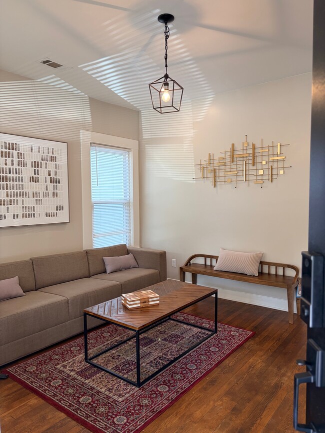 Building Photo - 800 Metropolitan Pkwy SW Unit A