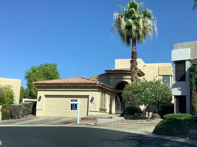 Building Photo - 1502 E Estrid Ave Rental