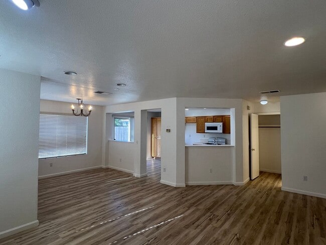 Photo - GORGEOUS 3 BEDROOM IN E. ROSEVILLE GATED COMMUNITY!!