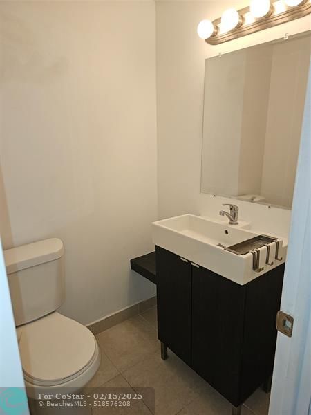 Photo - 500 Bayview Dr Unit 1717