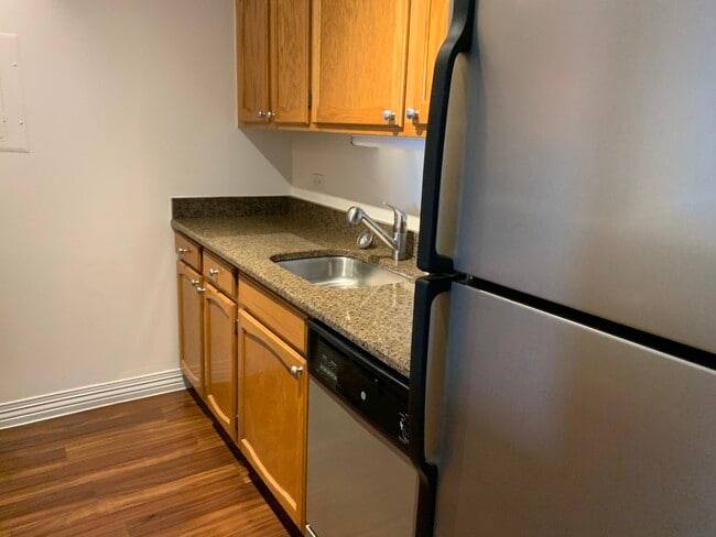 Photo - 100 W Chestnut St Unit 3008
