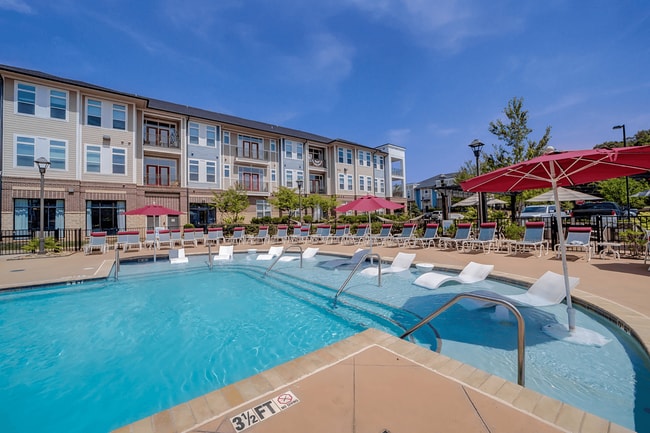 Holly Crest Apartments