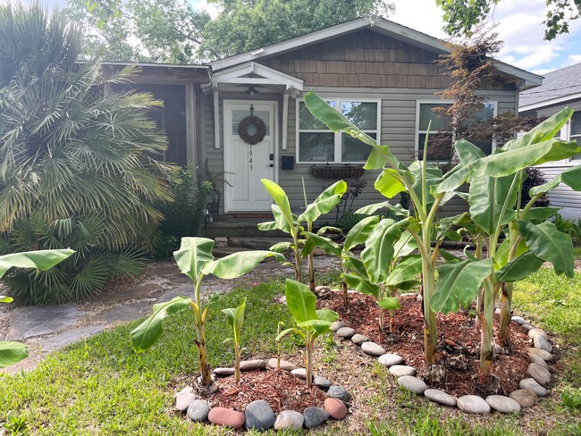 Photo - 1943 Hudson Dr House