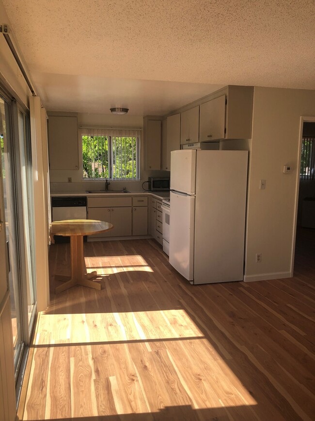 Building Photo - 497 La Conner Dr Unit 2 Rental