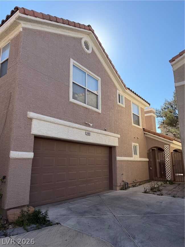 Building Photo - 1401 Beaver Spring St