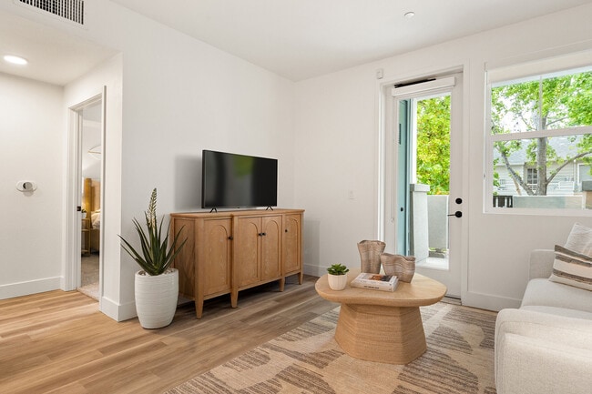 Photo - Colony Parc