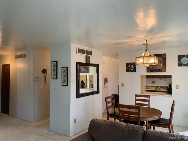 Photo - 22140 Dante St