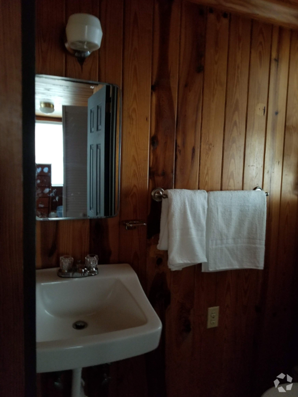 Building Photo - 211 54th Ave N Unit Lower Rental