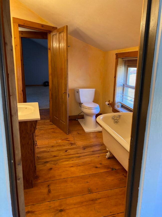 Photo - 223 Gibson St