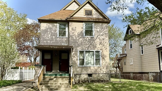 Photo - 212 Elgin Ave House