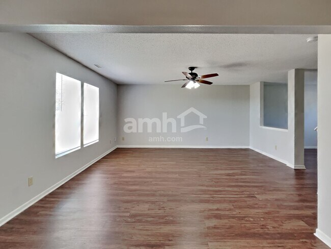 2120 Bridlewood Dr
