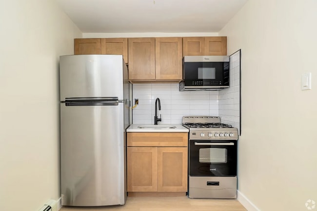 Building Photo - 921 Tyson Ave Rental