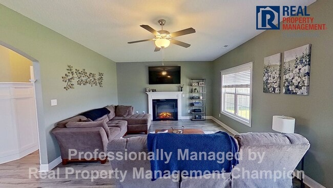 Photo - Gorgeous 4 BD/3.5 BA Executive Home w/Spacious Fenced Yard