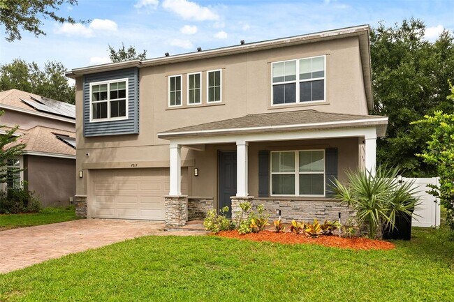 2813 Roseglen Way