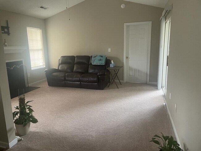 Living room - 30 Bailess Ct Townhome