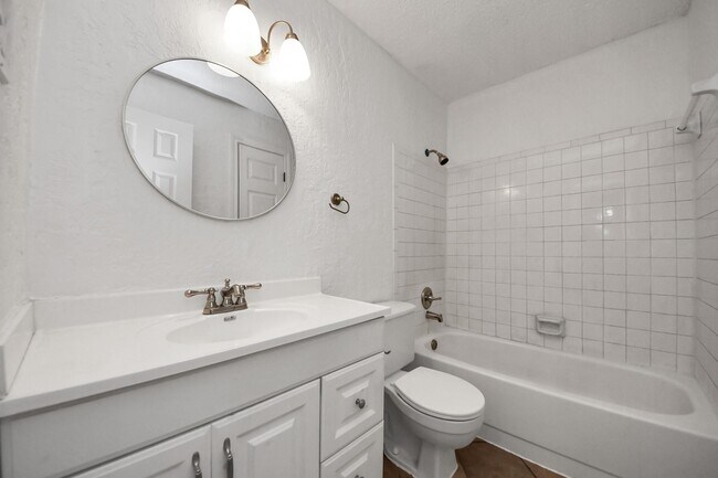 Photo - 17331 Red Oak Dr Unit 55