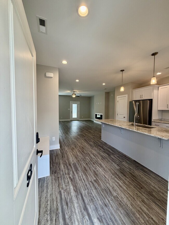 Photo - 52 Cuddington Ln