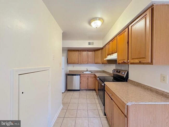 Building Photo - 4596 Conwell Dr