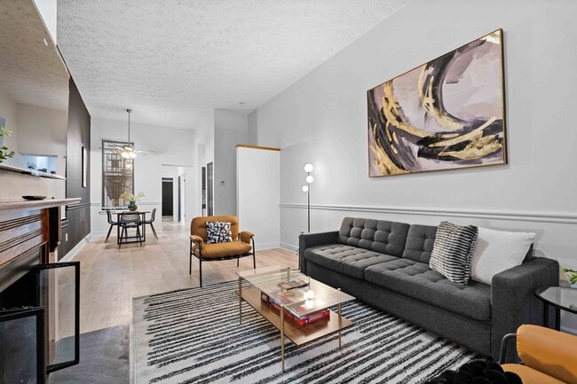 Photo - 1306 Liverpool St