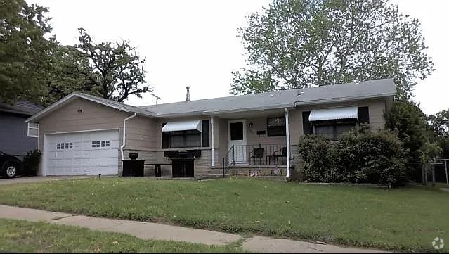 Building Photo - 1029 N Birch Ave Rental