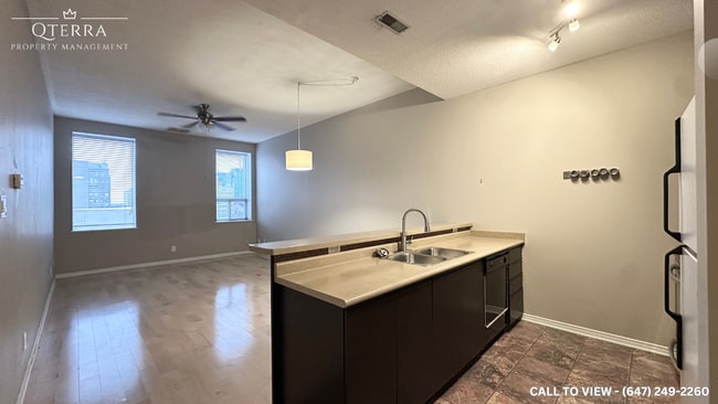 Photo - 272 Dundas St Unit 403-272 Dundas St, London