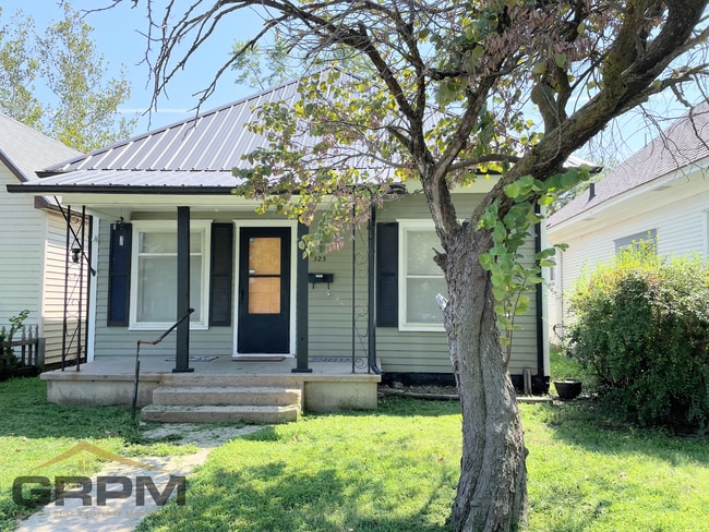 Building Photo - Two Bedroom Home in Quiet Neighborhood