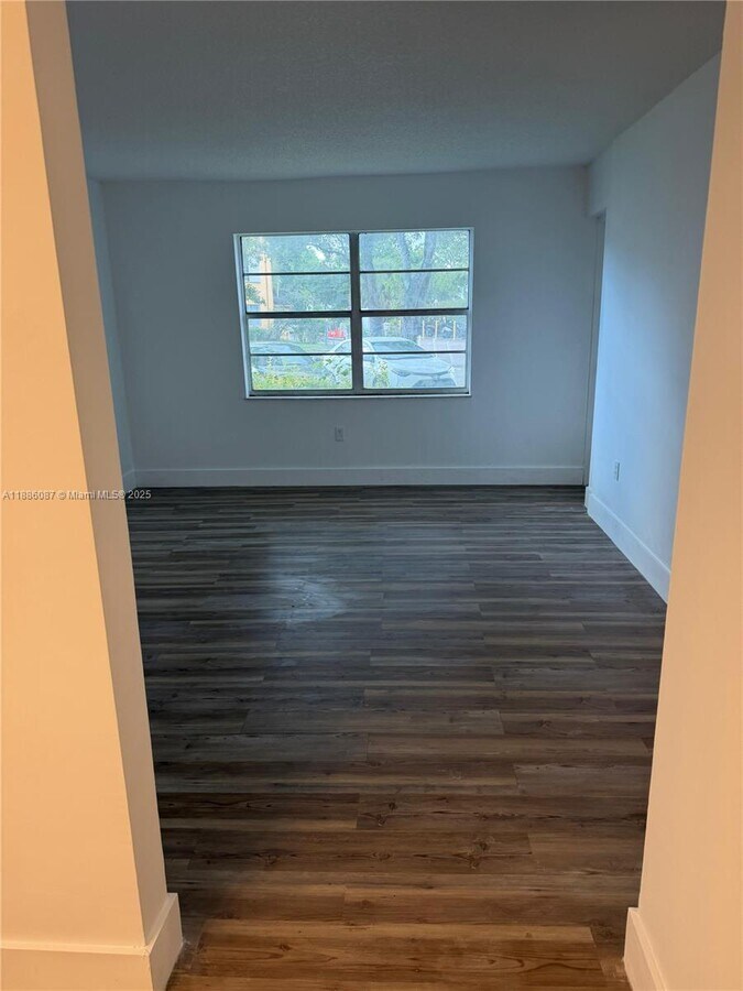 Photo - 4344 NW 9th Ave Unidad 1B