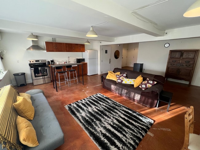 Photo - 333 2nd St SE