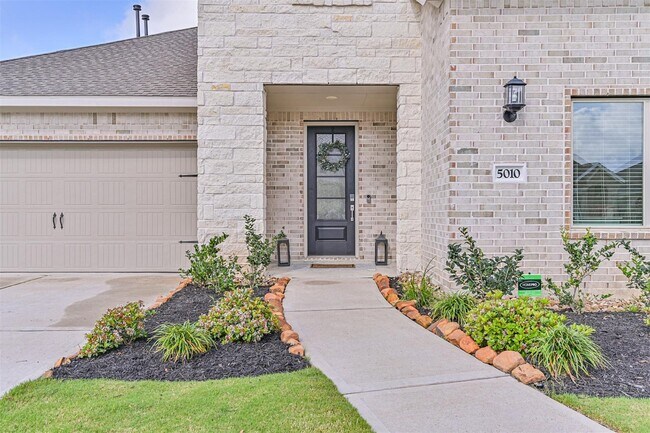 Photo - 5010 Walnut Grv Ln