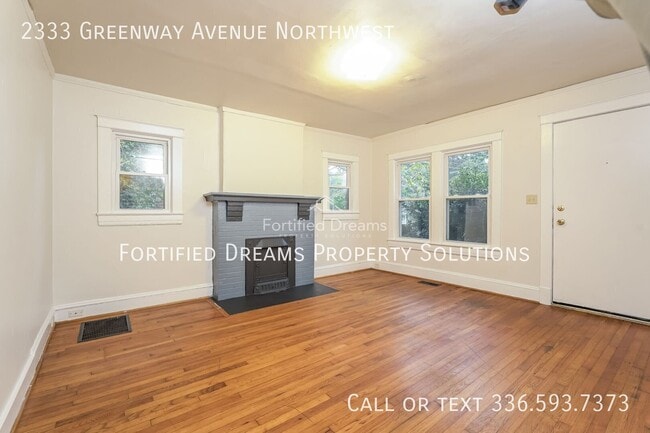 2333 Greenway Ave NW