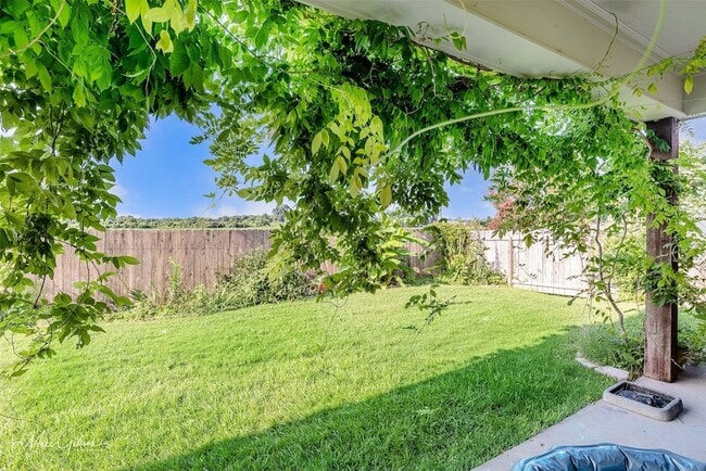 Photo - 244 Gloucester Dr