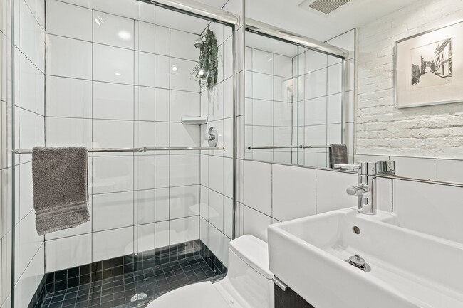 Photo - 1829 5th St NW