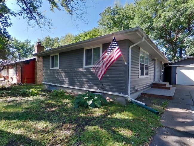 Building Photo - 1056 S Shore Dr Rental