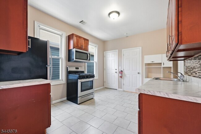 Photo - 78 Willoughby St