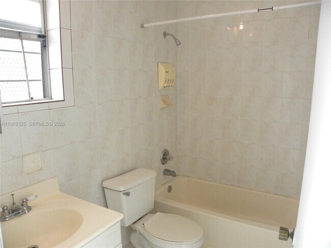 Photo - 25 NW 50th Ave Unit 1