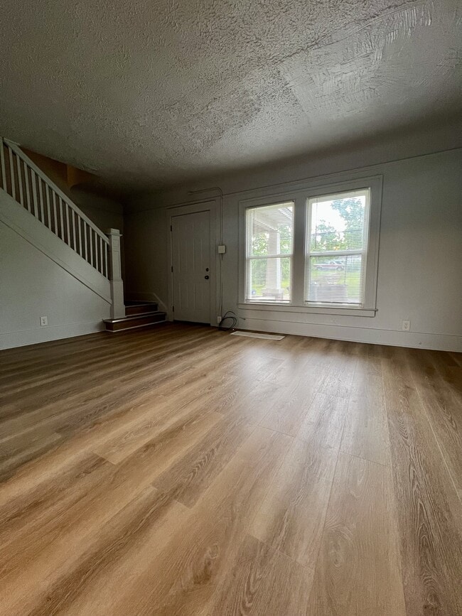 Photo - 105 W Rundell St Townhome