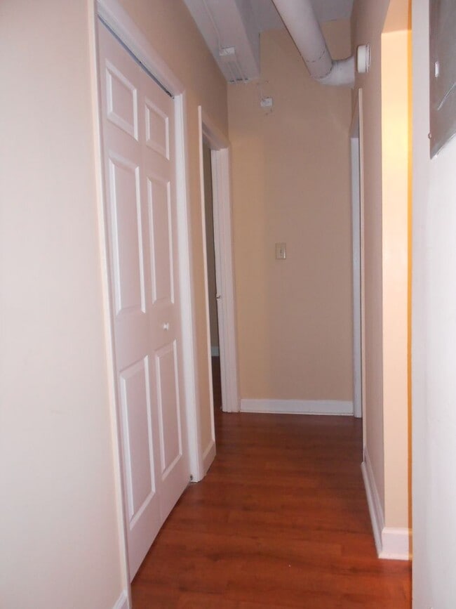 Photo - Cozy 2 Bedroom Apartment - Walk to UGA Campus! Unit 604