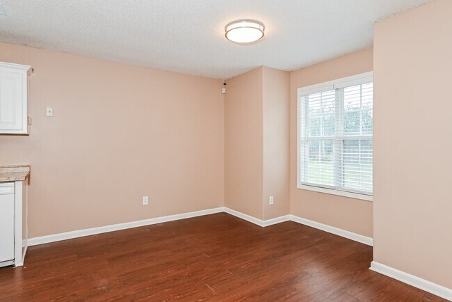 Photo - 309 Anchors Way