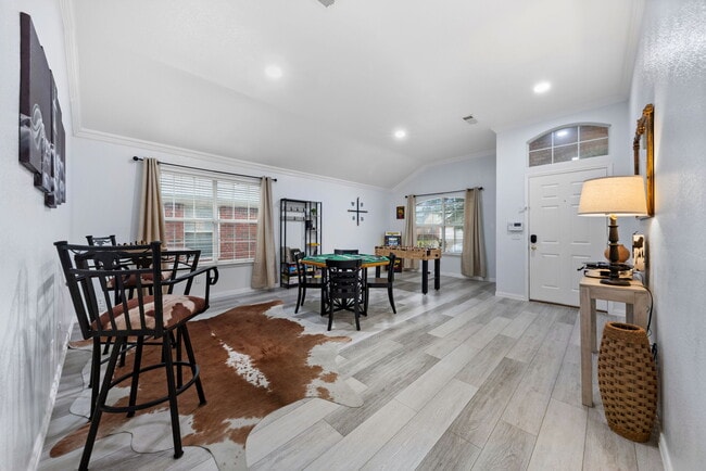 Photo - 4835 Crown Dr