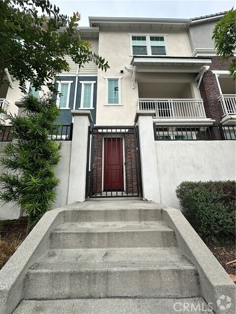 Building Photo - 6909 Magnolia Ave Rental